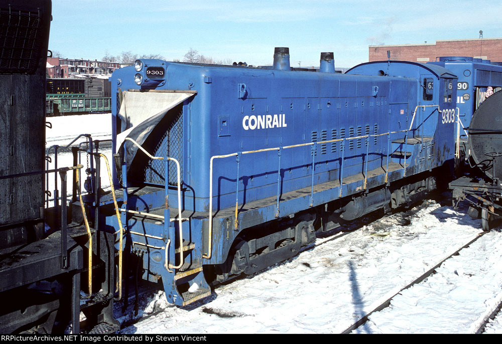 Conrail ex RDG VO-1000m CR #9303